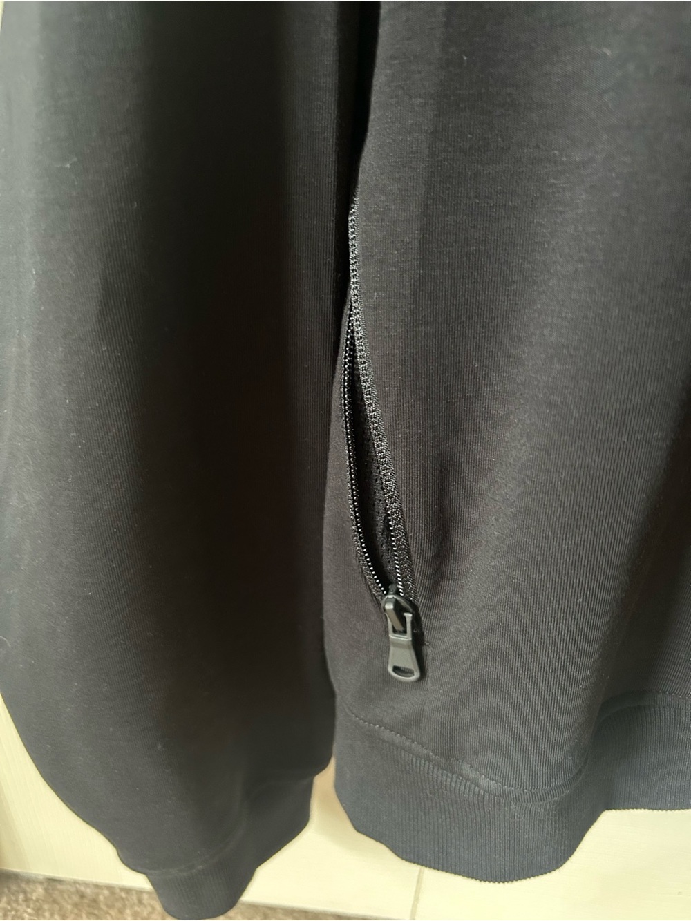 Old Navy Dynamic Fleece Black Zip-Up Hoodie with Hood and Pockets - Picture 3 of 4